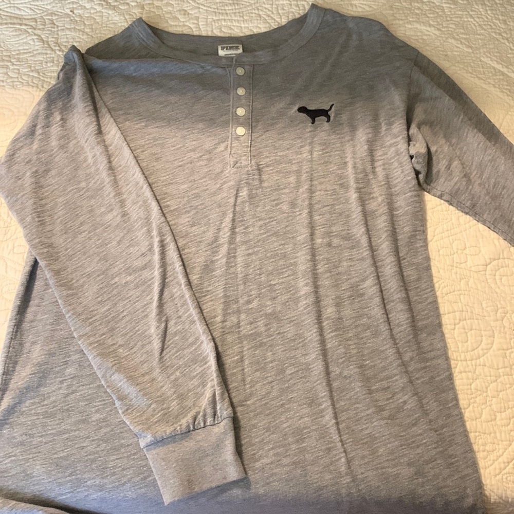 Womens Long sleeve gray tshirt. Size small.